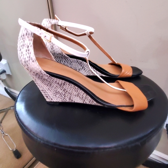 Calvin Klein Strappy Snake Skin Wedges - Picture 3 of 7